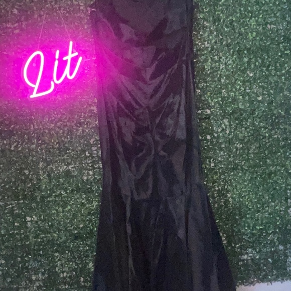 Black Prom dress with sequin and open back section - Picture 2 of 6